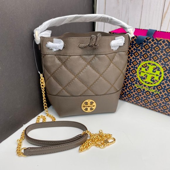 Tory Burch Tory Burch FLEMING SOFT MINI BUCKET BAG 428.00